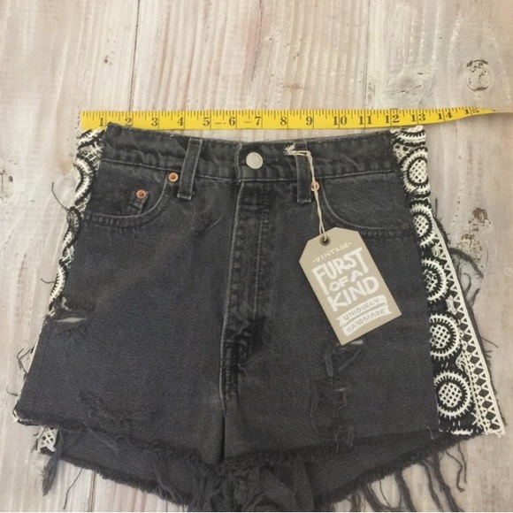 ❌SOLD❌NWT LF Levi’s Furst OfA Kind Vintage crochet - Picture 2 of 8